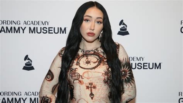 Unveiling The Journey Of Gender Identity With Noah Cyrus: Insights And Discoveries