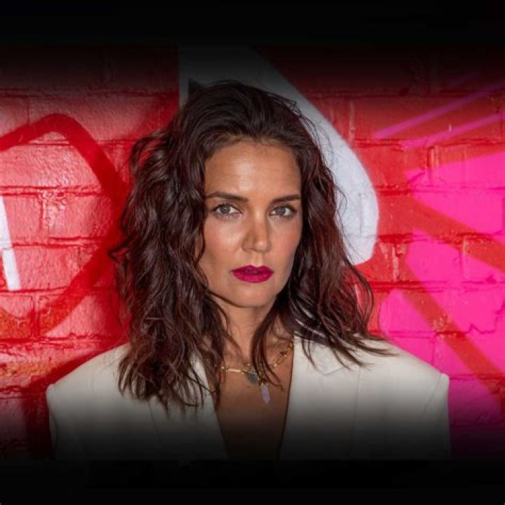 Unveiling The Secrets Of Katie Holmes's Height And Weight: Discoveries And Insights